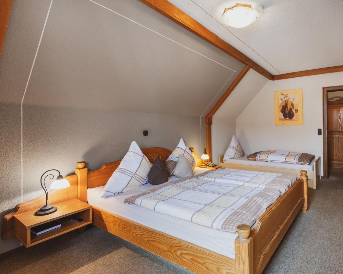Fremden- Und Monteurzimmer "Zum Ochsen" Flieden Экстерьер фото