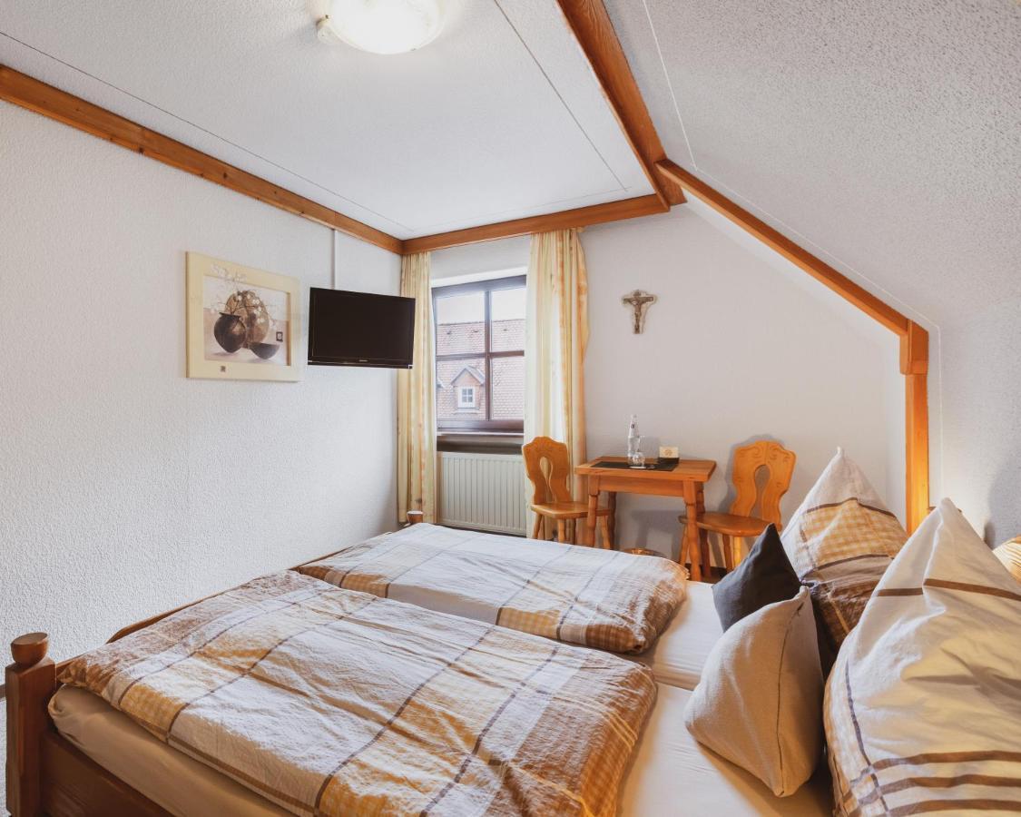 Fremden- Und Monteurzimmer "Zum Ochsen" Flieden Экстерьер фото